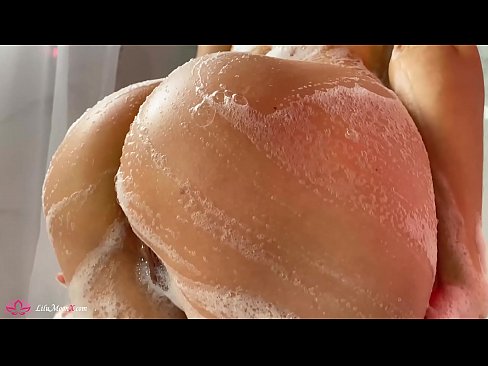 ❤️ Brunette sjálfsfróar kisu með titrara til að fá mikla fullnægingu í sturtu ❌ Frábært klám á is.hentai-menu.ru ☑