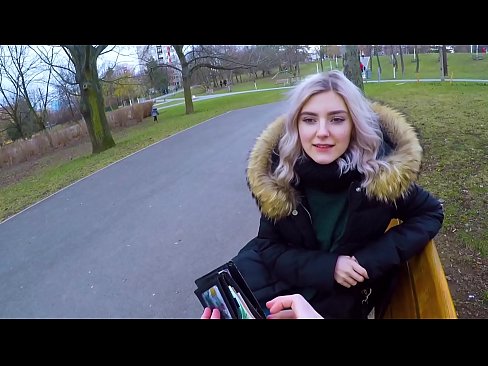 ❤️ Gleypir heitt ásamt ókunnugra fyrir peninga - blástur í garðinum eftir Evu Elfie ❌ Frábært klám á is.hentai-menu.ru ☑